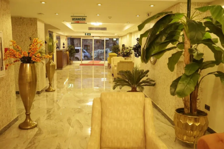 Can Deluxe Hotel