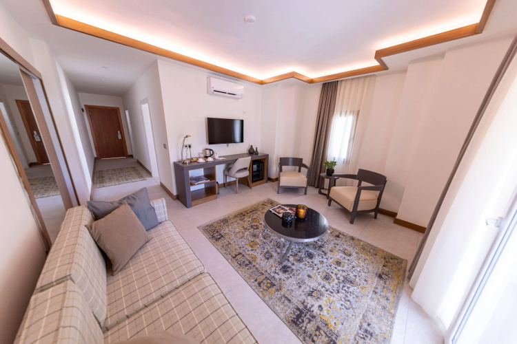 Moyo Beach Hotel
