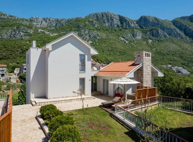 3 Bedrooms Cottage