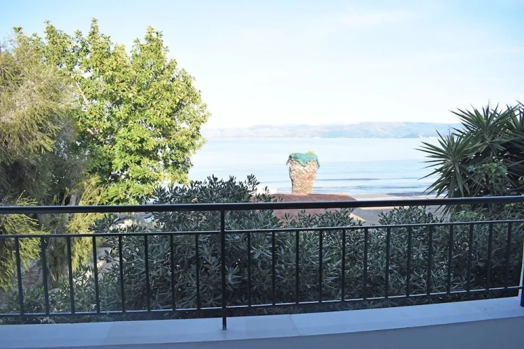 Standard Twin room with sea view