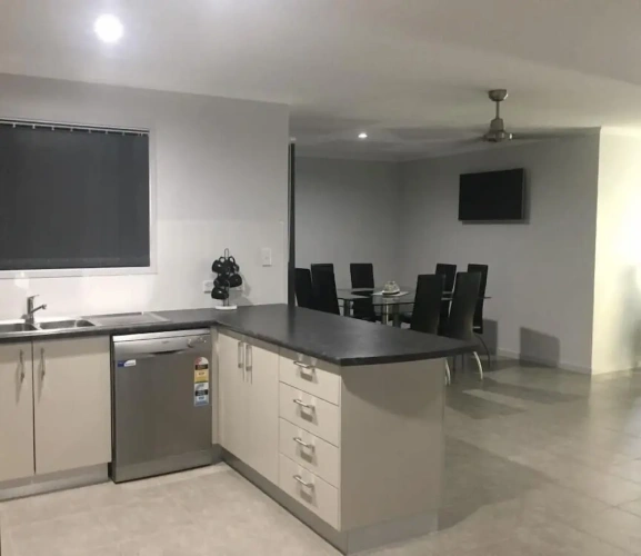 4 Bedrooms Cottage