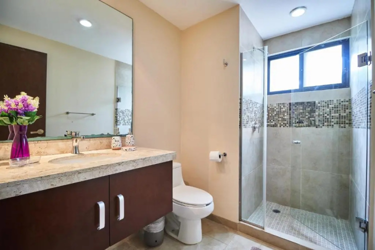 2 BD apartment in popular condominium-190MBPS WIFI
