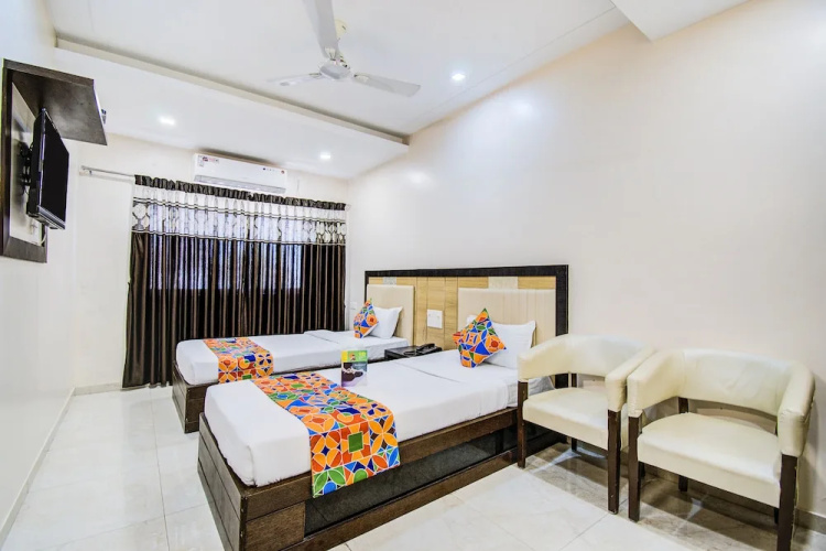 Fabhotel Krishna Regency
