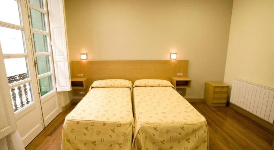 Roquefer Bilbao Central Rooms