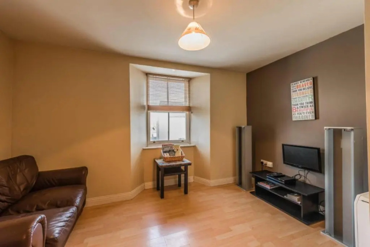 Walshs Apartment 4