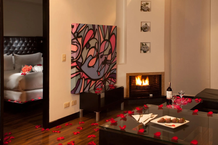 104 Art Suites