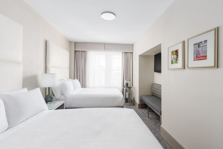 Hotel Cass - A Holiday Inn Express at Magnificent Mile photo 7