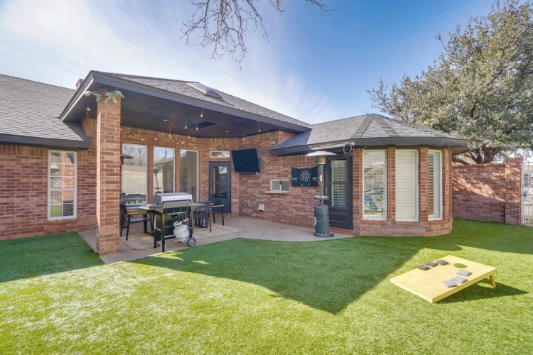 4 Bedrooms Cottage