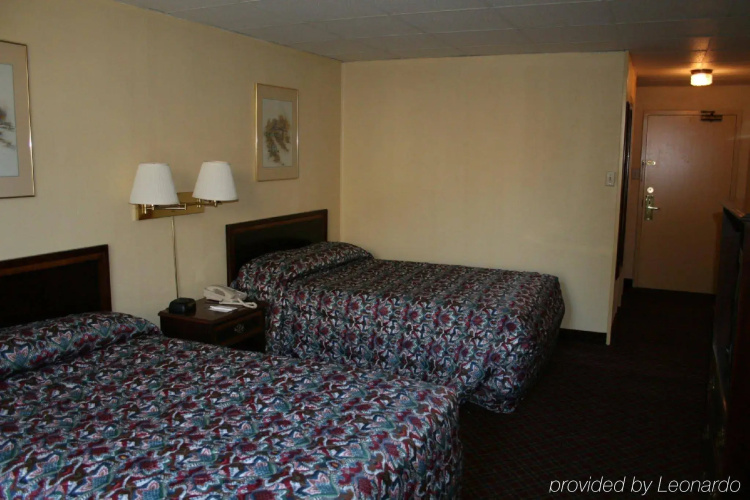 韦斯特蒙特酒店及套房(Westmont Inn & Suites)
