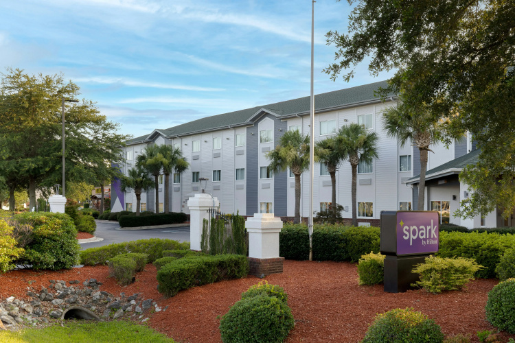 Best Western Plus Wilmington Carolina Beach - Carolina Beach, NC