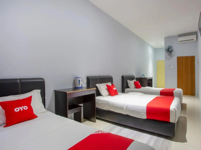 Standard Twin room with view