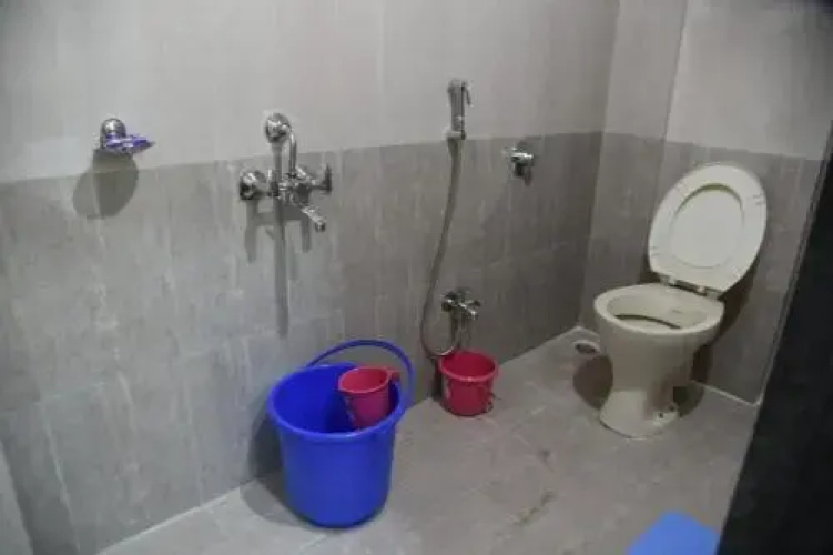 Yashraj Lodge