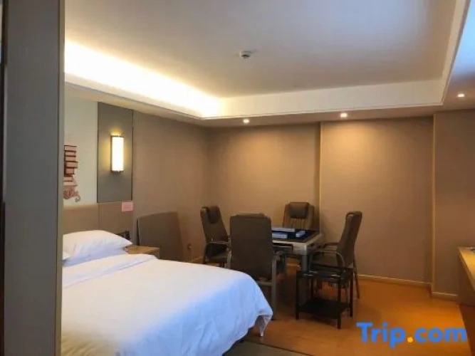 Standard Double Suite