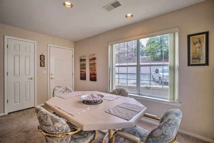 Branson Condo w/ Sunroom Near Downtown!