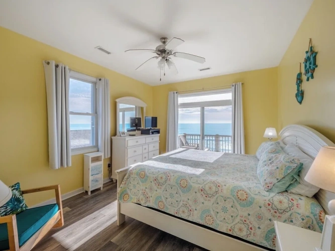 4 Bedrooms Studio
