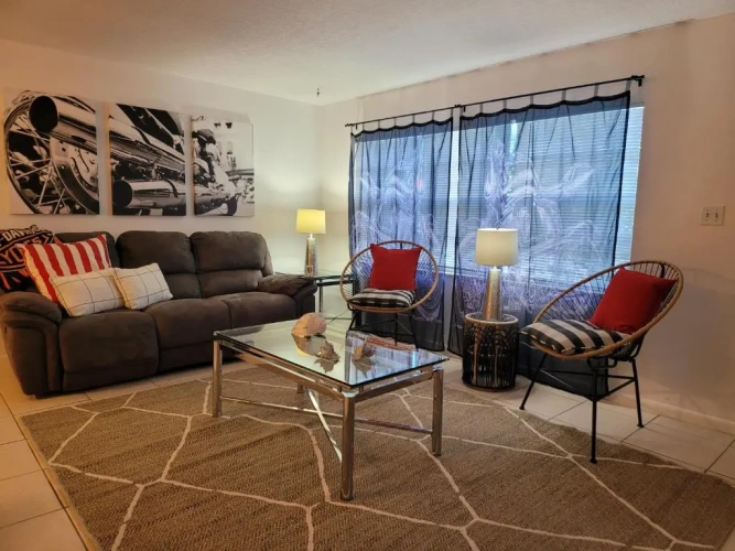 1 Bedroom Apartment