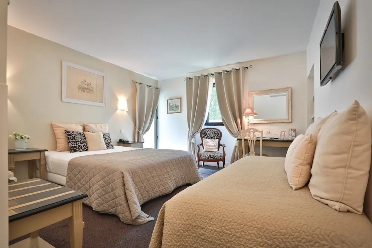 Superior Triple room with balcony