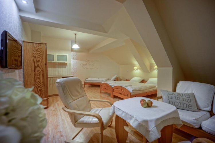 Standard Triple room