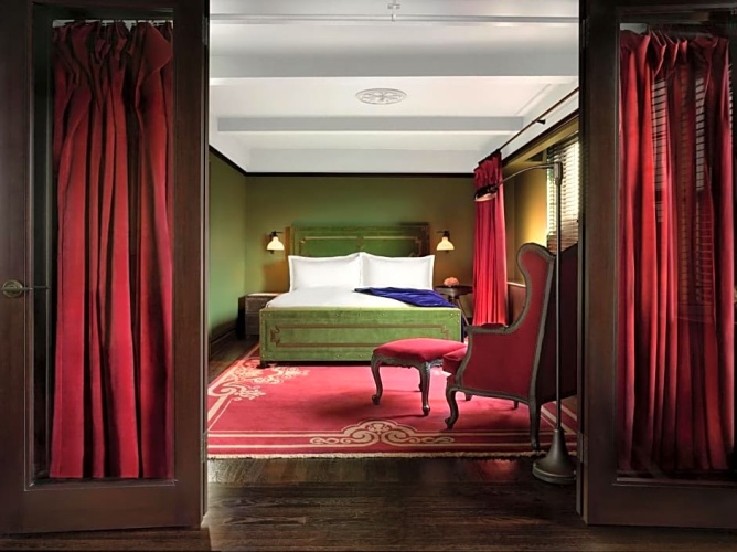 Suite with park view