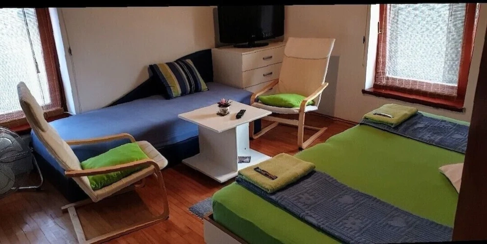 Standard Triple room