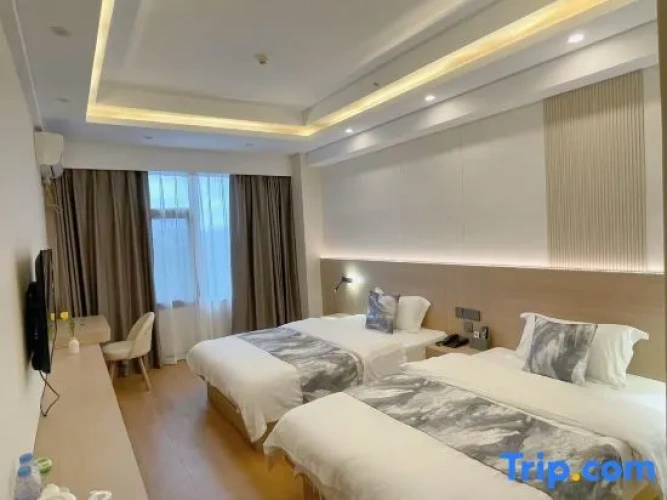 Standard room with city view