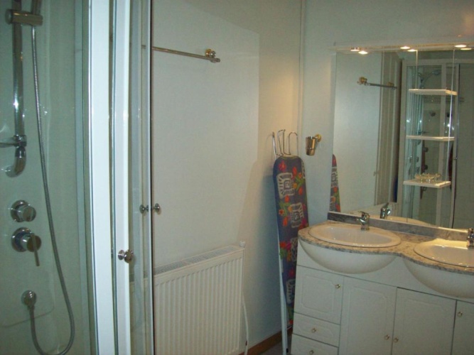 4 Bedrooms Cottage