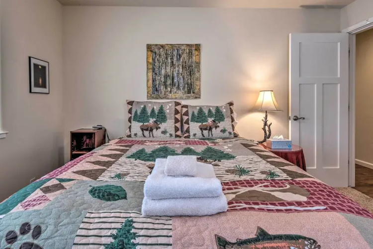 Mountain-view Deck: South Lake Tahoe Retreat!