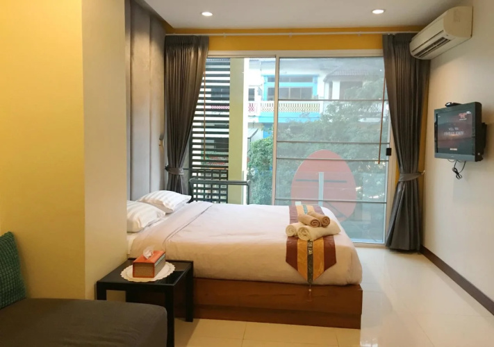 Egg Colony Hotel