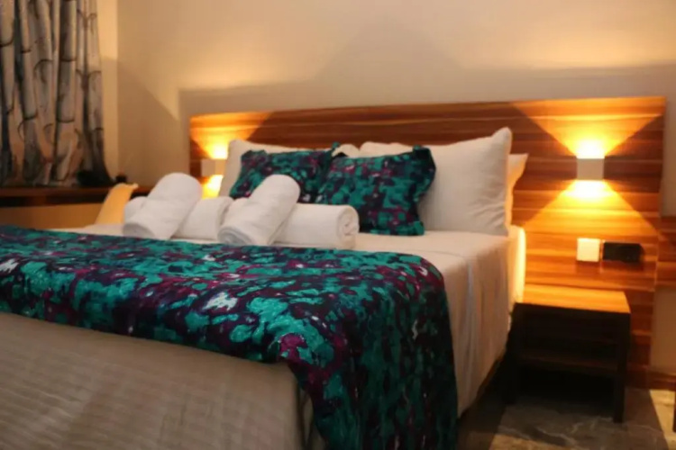 Saire Hotels