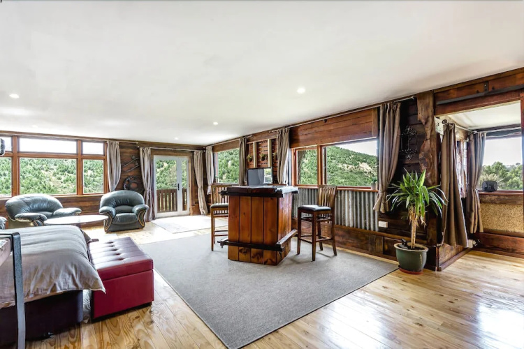 The Rustic Retreat