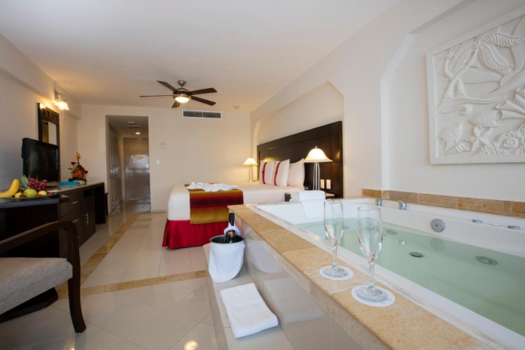 Crown Paradise Club All Inclusive Resort Cancun photo 28