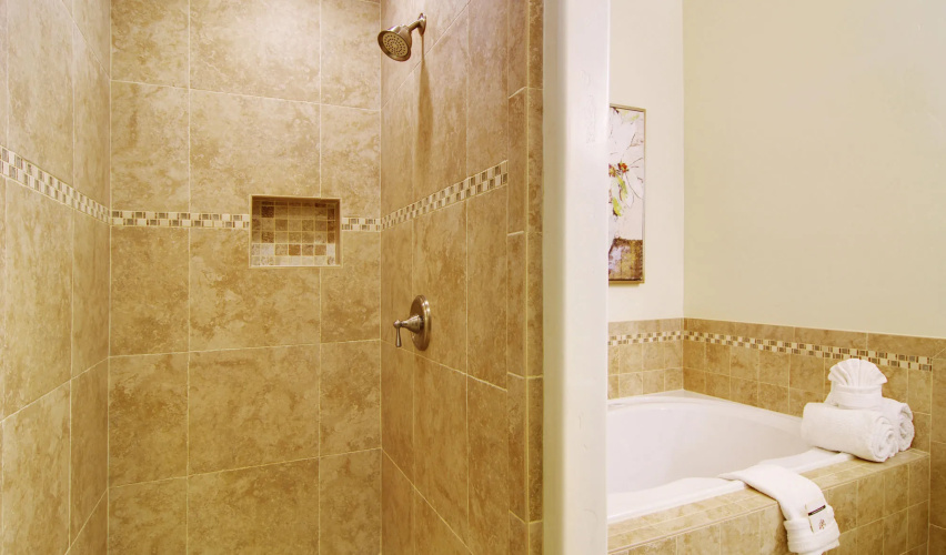 Carriage House Inn