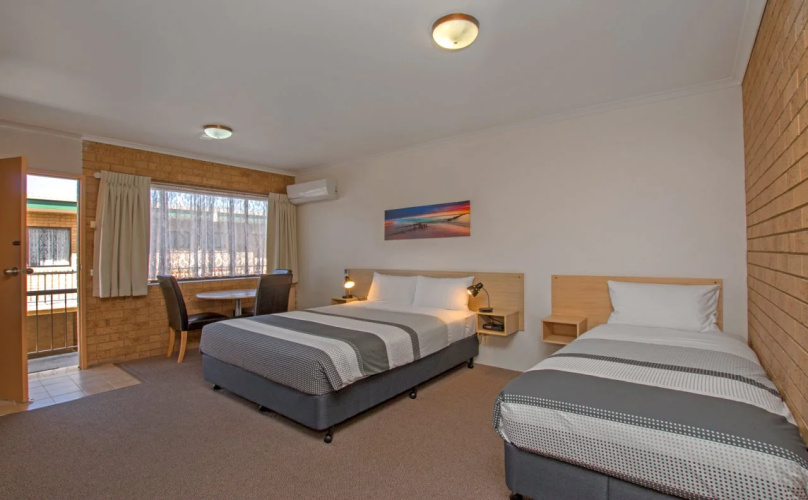 River Street Motel