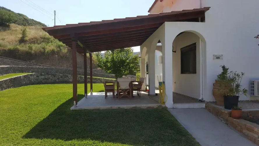 Ktima Amitsa Studios & Apartments