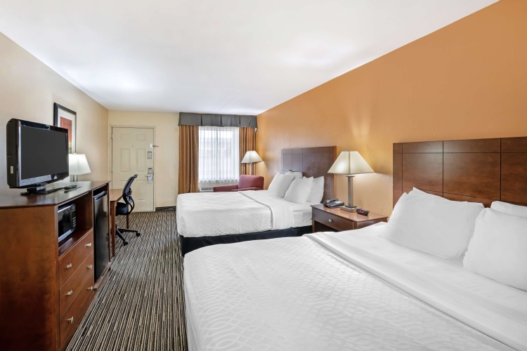 Standard Quadruple room