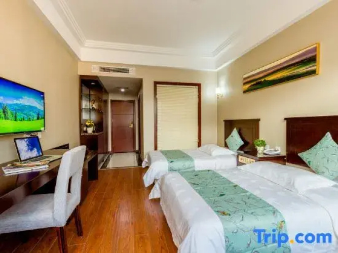 Yi County Daohuaxiang Hotel