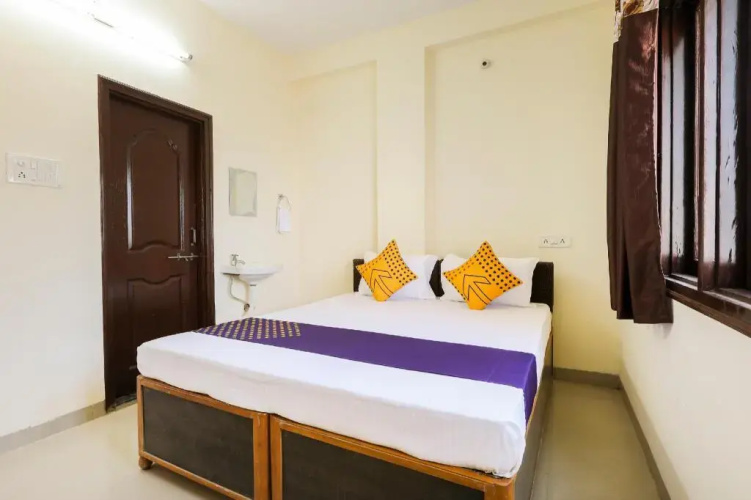 Silver Peace by OYO Rooms