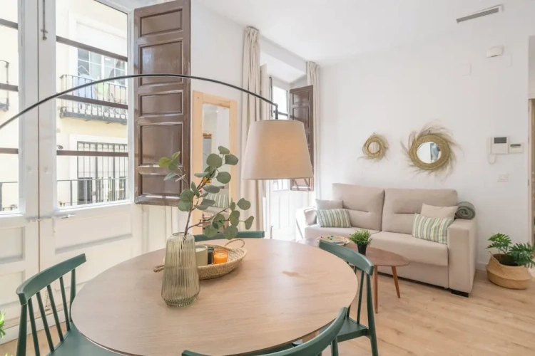 2 Bedrooms Apartment