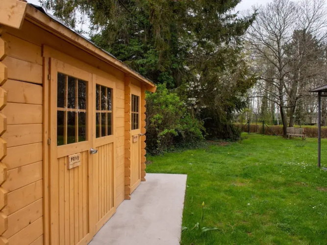 Peaceful Garden Hideaway