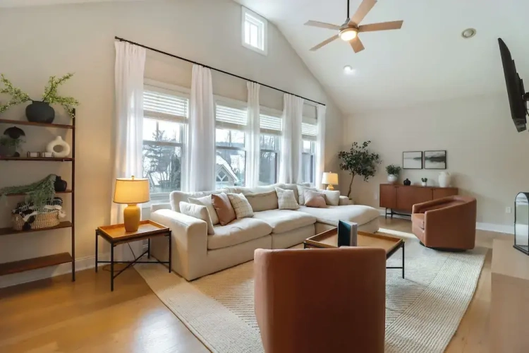 4 Bedrooms Cottage
