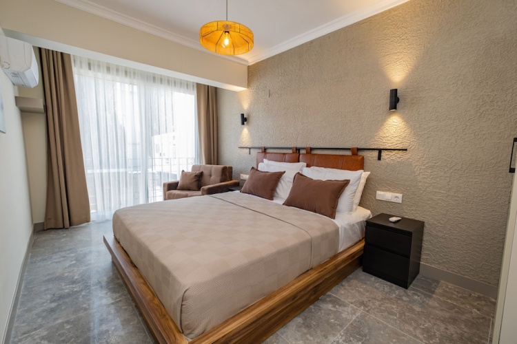 Single Suite with land view