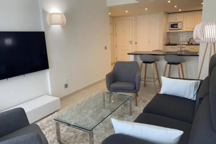 New and modern apartment on the beach 527