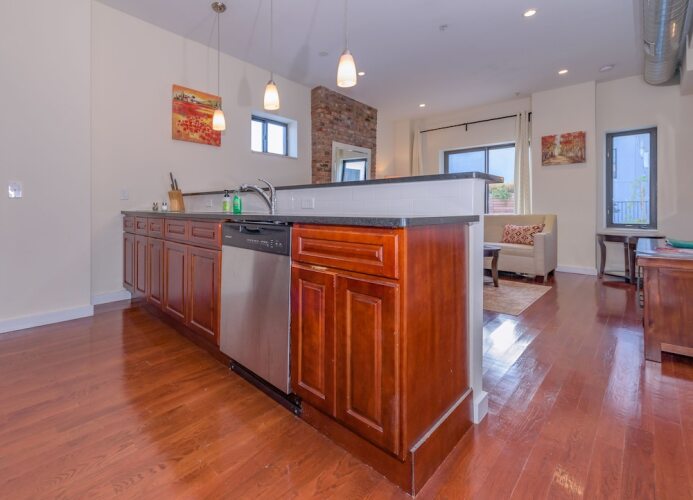 Deedee's Hideaway on GroveOver view