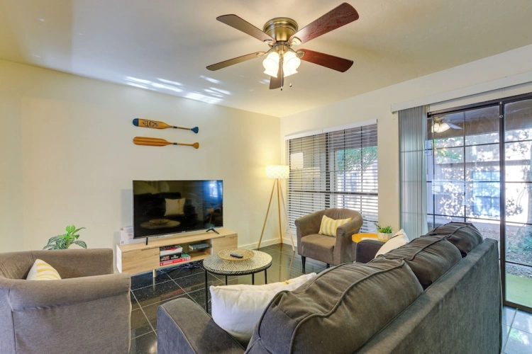 3 Bedrooms Apartment