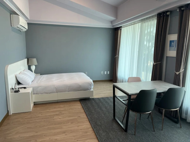 Pine Beach Hotel