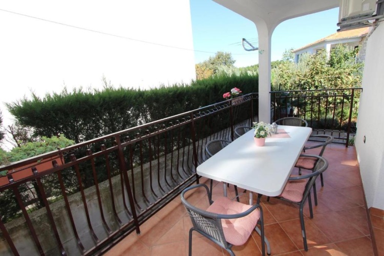 3 Bedrooms Apartment with balcony