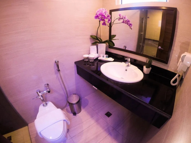Aura One Hotel