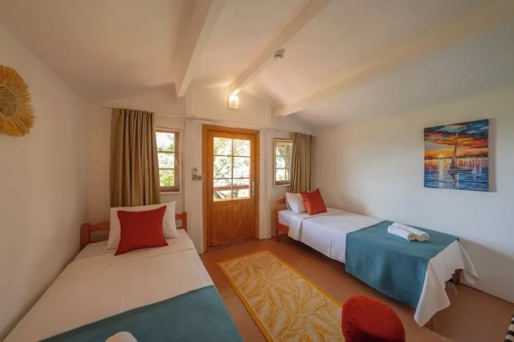Standard Twin room with sea view