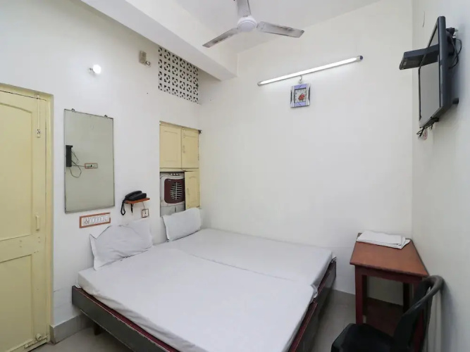 SPOT ON 37503 Hotel Akash