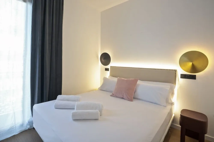Standard room with balcony and with city view
